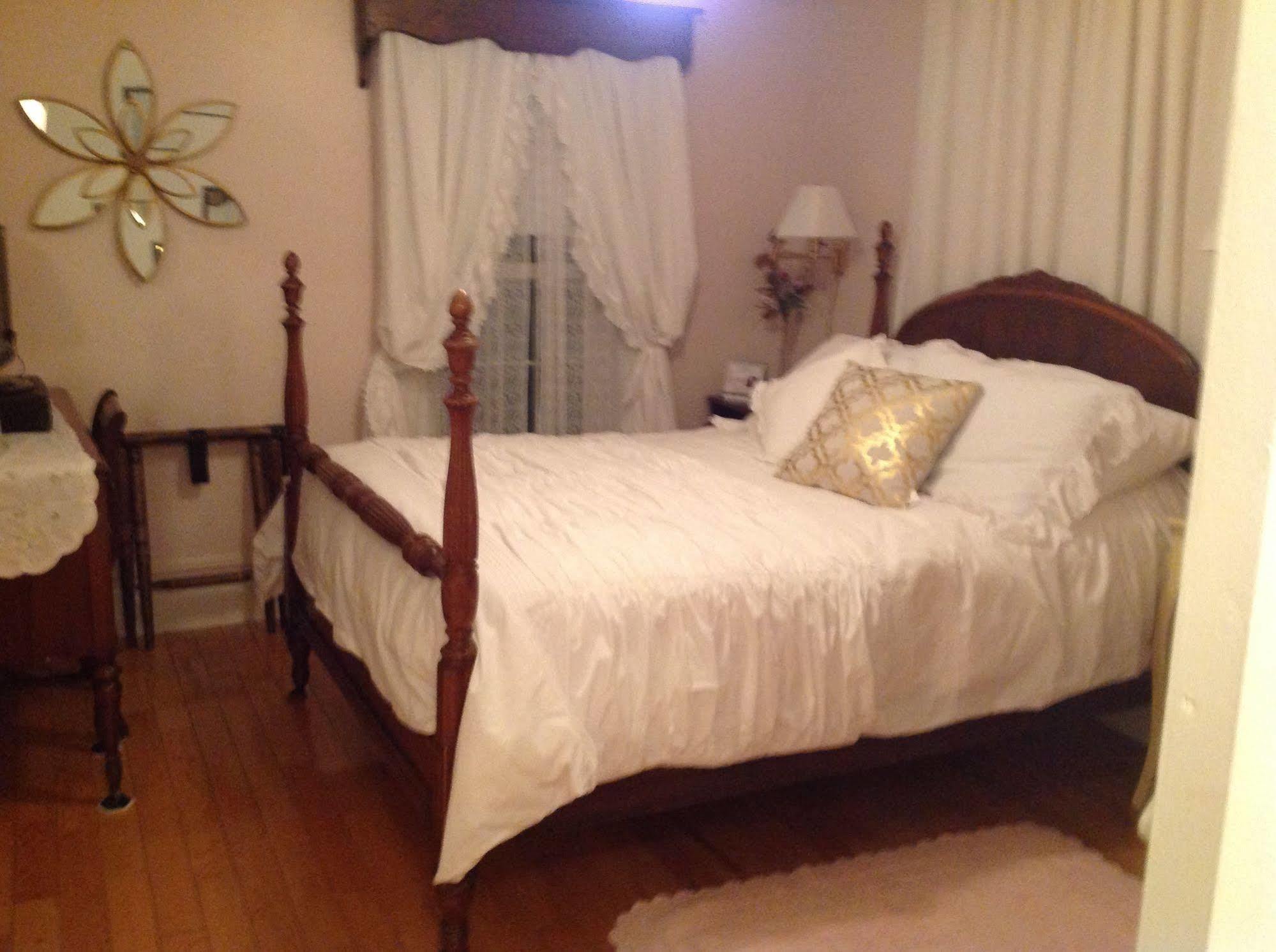 Maple Tourist Home B&B Grand Falls Exterior foto